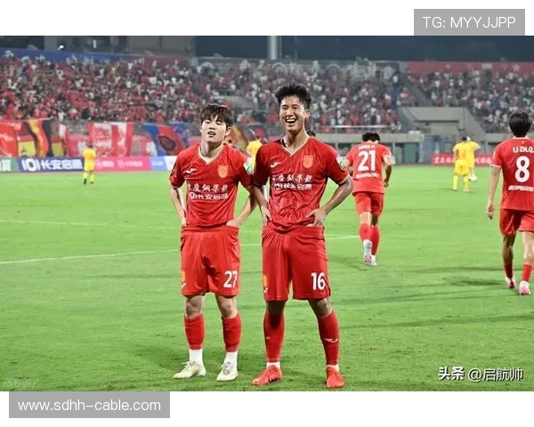 蓉城领跑中超 铜梁龙紧随其后